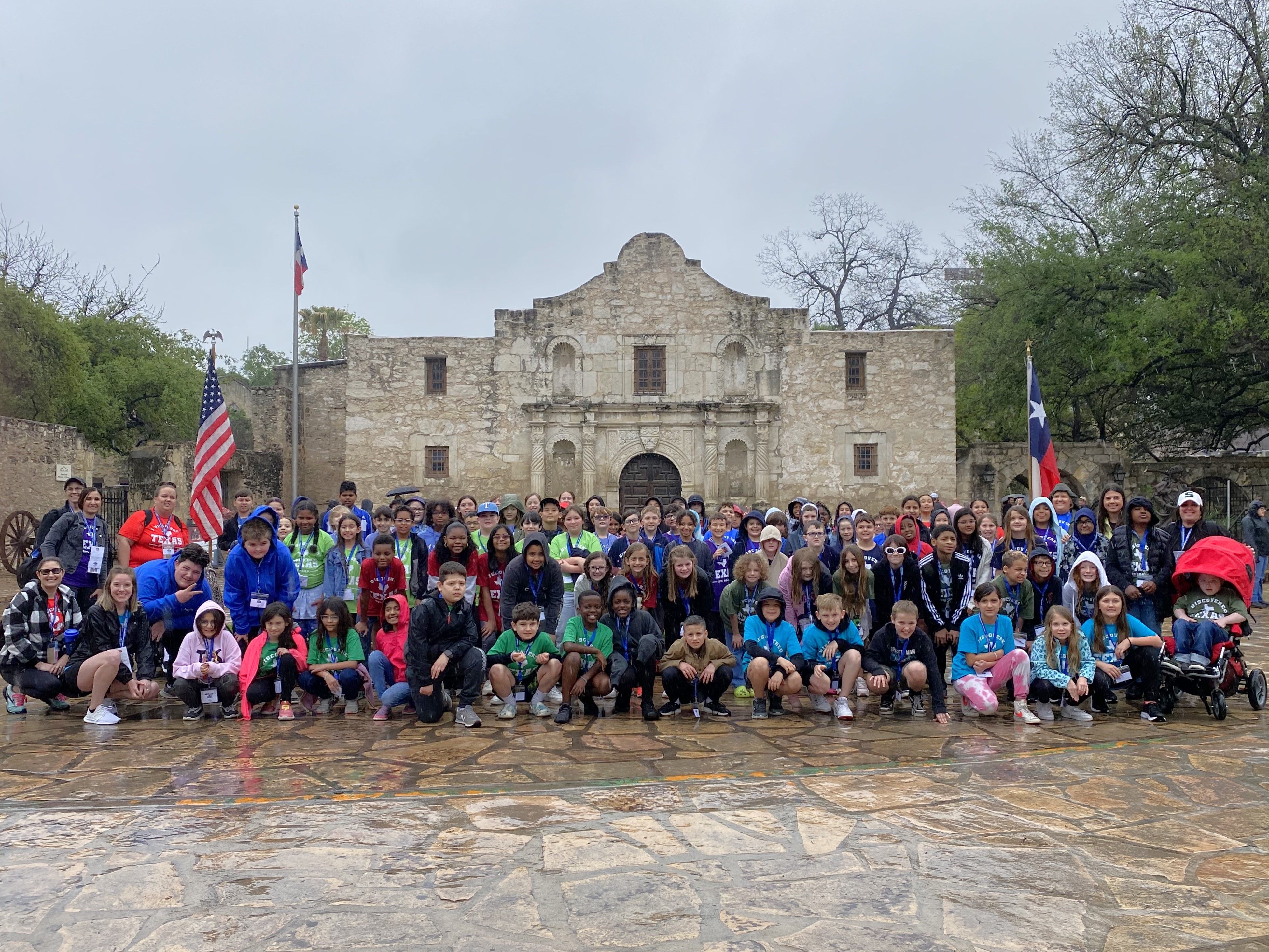 Lone Star 4th-Graders pose in front The Alamo.